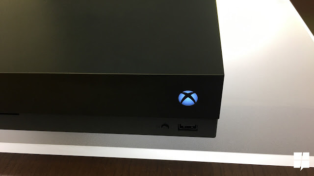 Как выглядит Xbox One X на реальных фотографиях