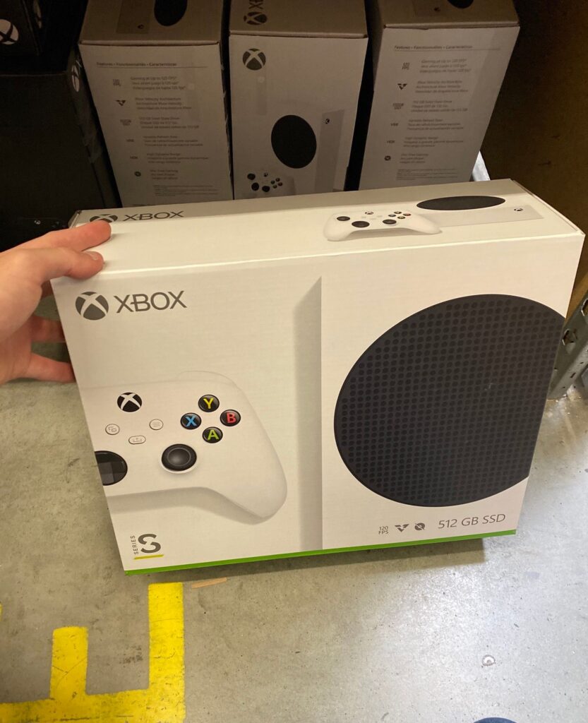 Xbox Series S уже на складах: появилась фотография: с сайта NEWXBOXONE.RU