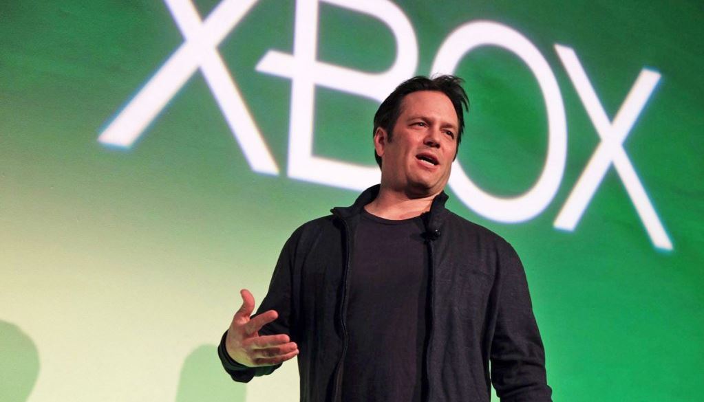 Фил Спенсер: Xbox не планирует выпускать VR-шлем
