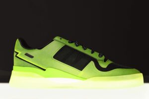 Adidas представил кроссовки к 20-летию Xbox