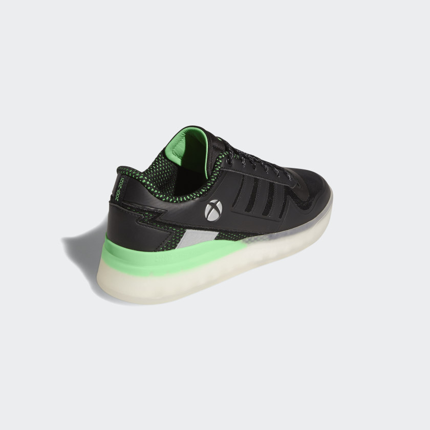 В России стали доступны для покупки кроссовки Adidas из коллекционной серии Xbox