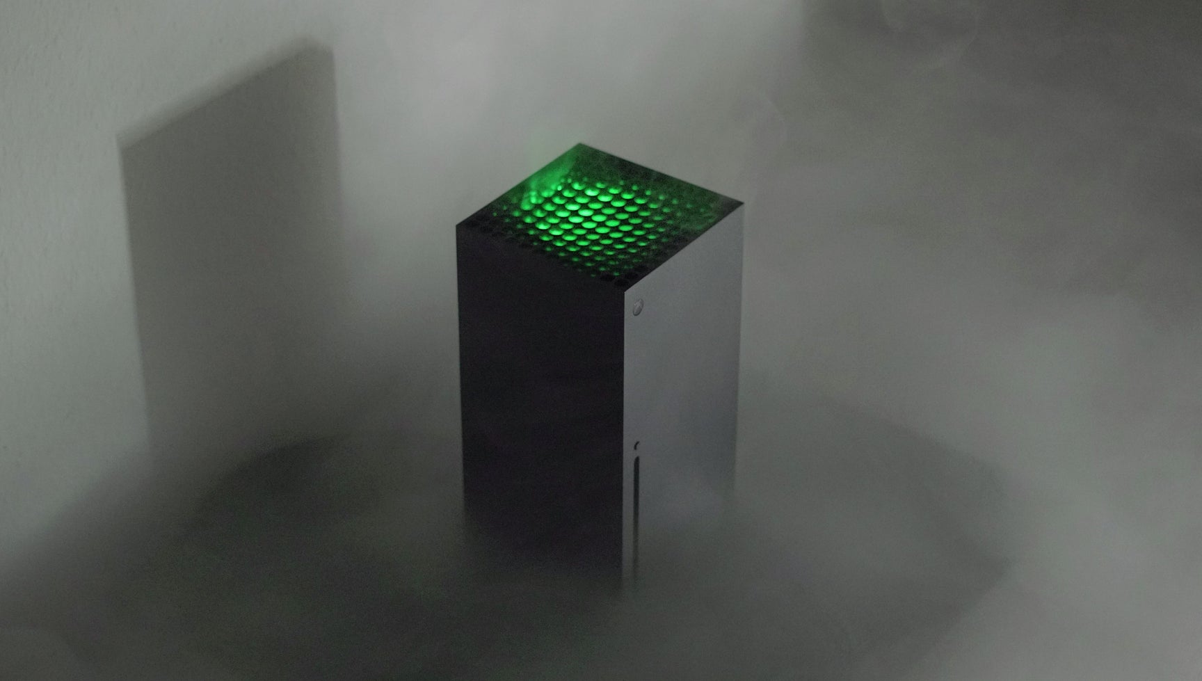 Для Xbox Series X компания Finesse Mods выпускает светодиодные подсветки
