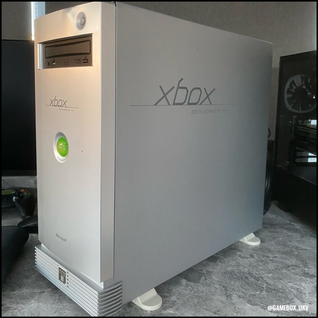 Коллекционер показал комплект разработки оригинального Xbox